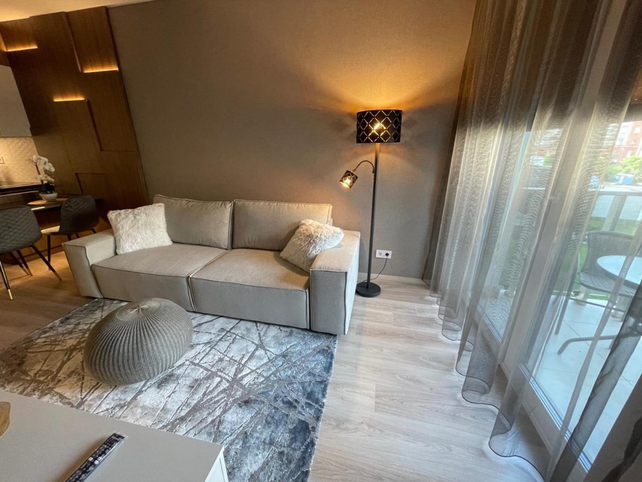 Karzo Property Lk 204 Будапеща Екстериор снимка